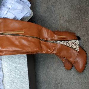Source Unknown Rust Brown Knee-High Heeled Boots with Lace Panel